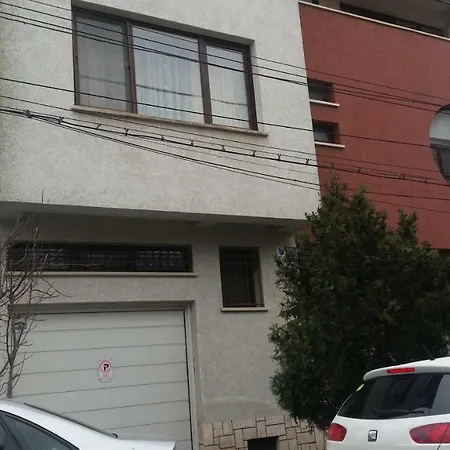Vila Nely בית הארחה