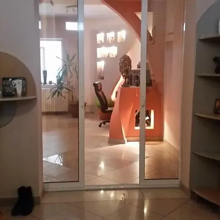 בית הארחה Vila Nely *