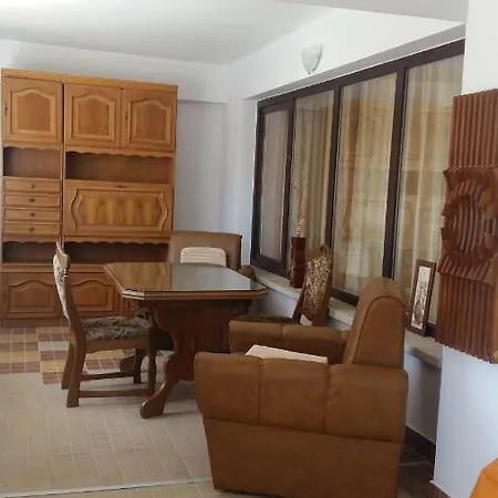 Vila Nely בית הארחה