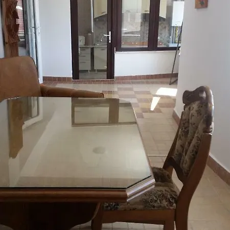 בית הארחה Vila Nely