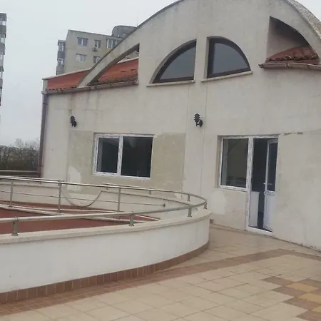 Vila Nely בית הארחה